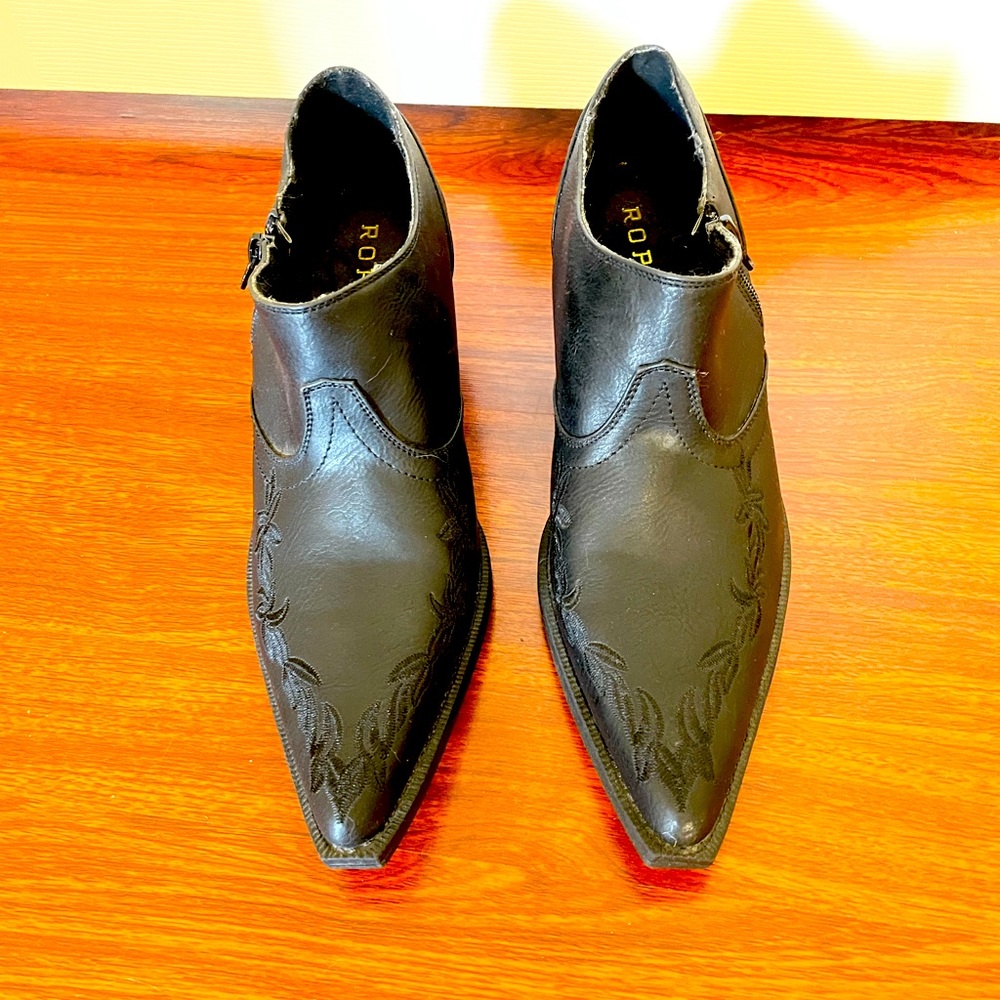 Roper Western style booties, black
